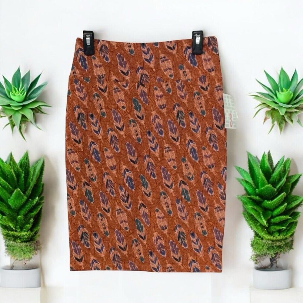 LuLaRoe Cassie feather print Mini skirt Women's Size S Small NWT